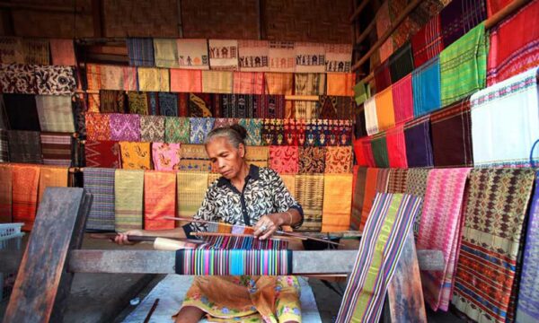 Budaya Tradisional Lombok dan Pengalaman Lokal