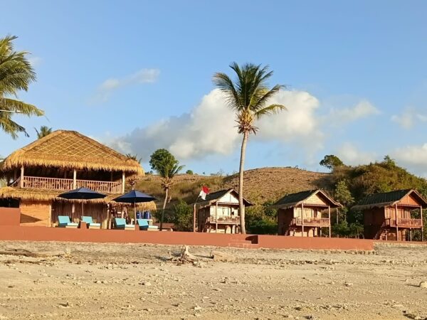 Desert Point Resort-Pengalaman menginap Exsklusif di Surga Selancar Lombok